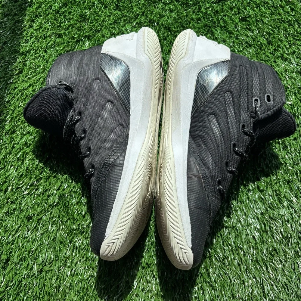 Under Armour Curry 3 'Cyber Monday' Sneakers Black White size 7‎ Youth Shoes
